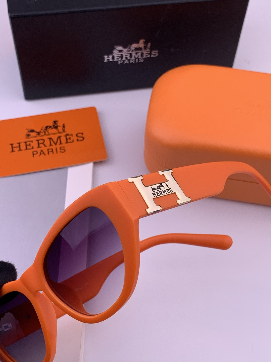 HERMES 爱马仕 开春新款🎈原版出货 网红超爆款💙经典奢华全球风[强][酷][亲亲] 时尚方框太阳镜