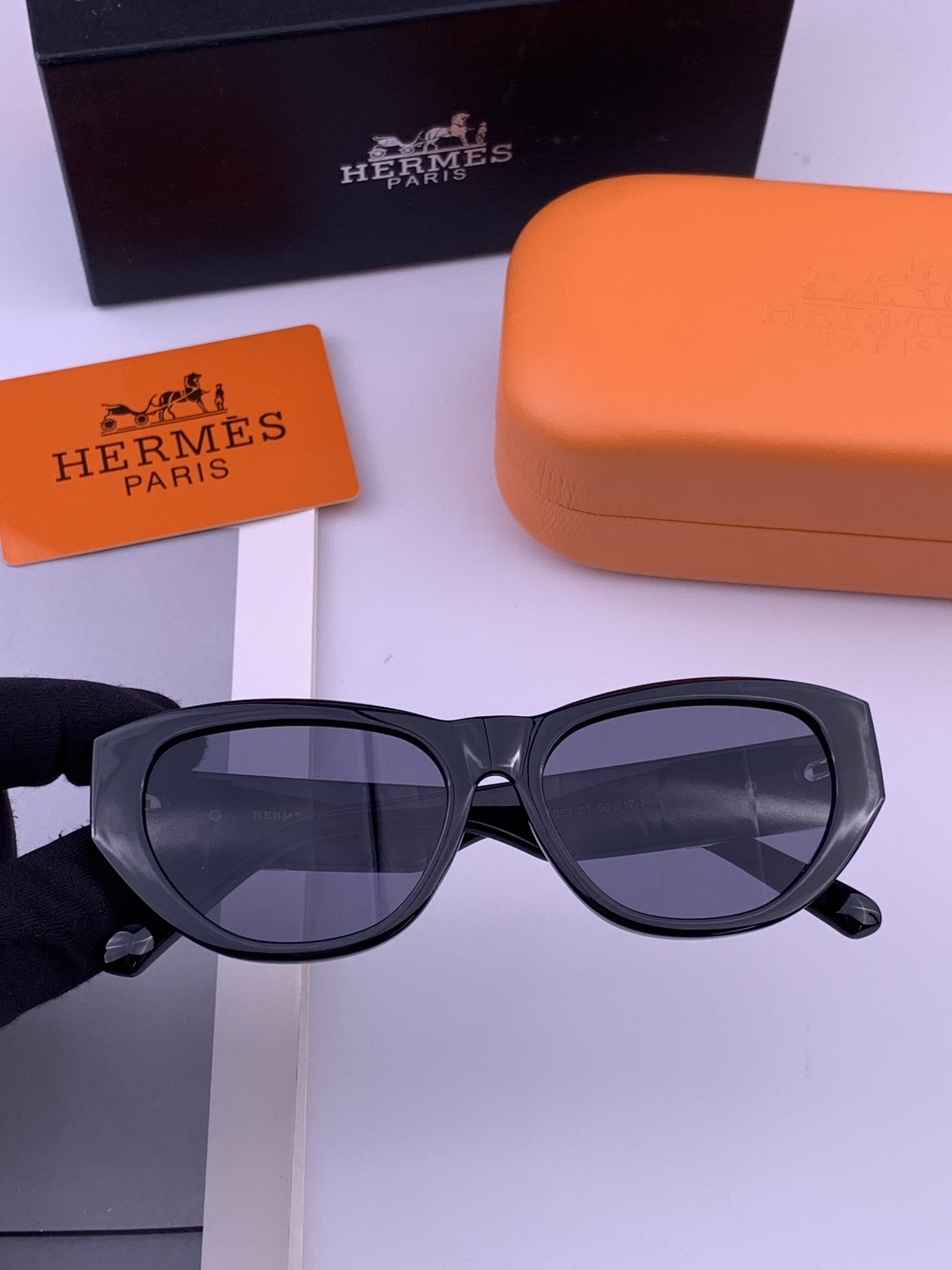 HERMES 爱马仕 开春新款🎈原版出货 网红超爆款💙经典奢华全球风[强][酷][亲亲] 时尚方框太阳镜
