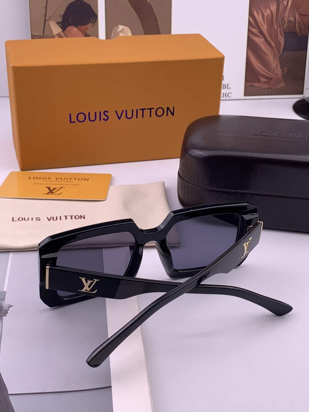🔺LV🔻早春新款，众多明星同款[色]LV‼️‼️新款大框墨镜 ，🌈🌈宝丽来超清太阳镜🔝🔝型号：L3700