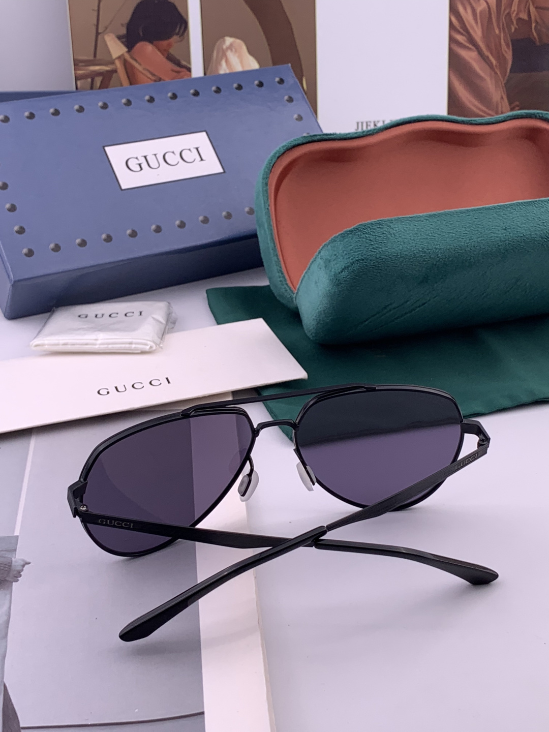Gucci 男款炫彩飞行员偏光太阳镜 ❤️材质：高清尼龙加厚卡槽高清偏光镜片 🌹无边框镜架💕颜👍型号：G