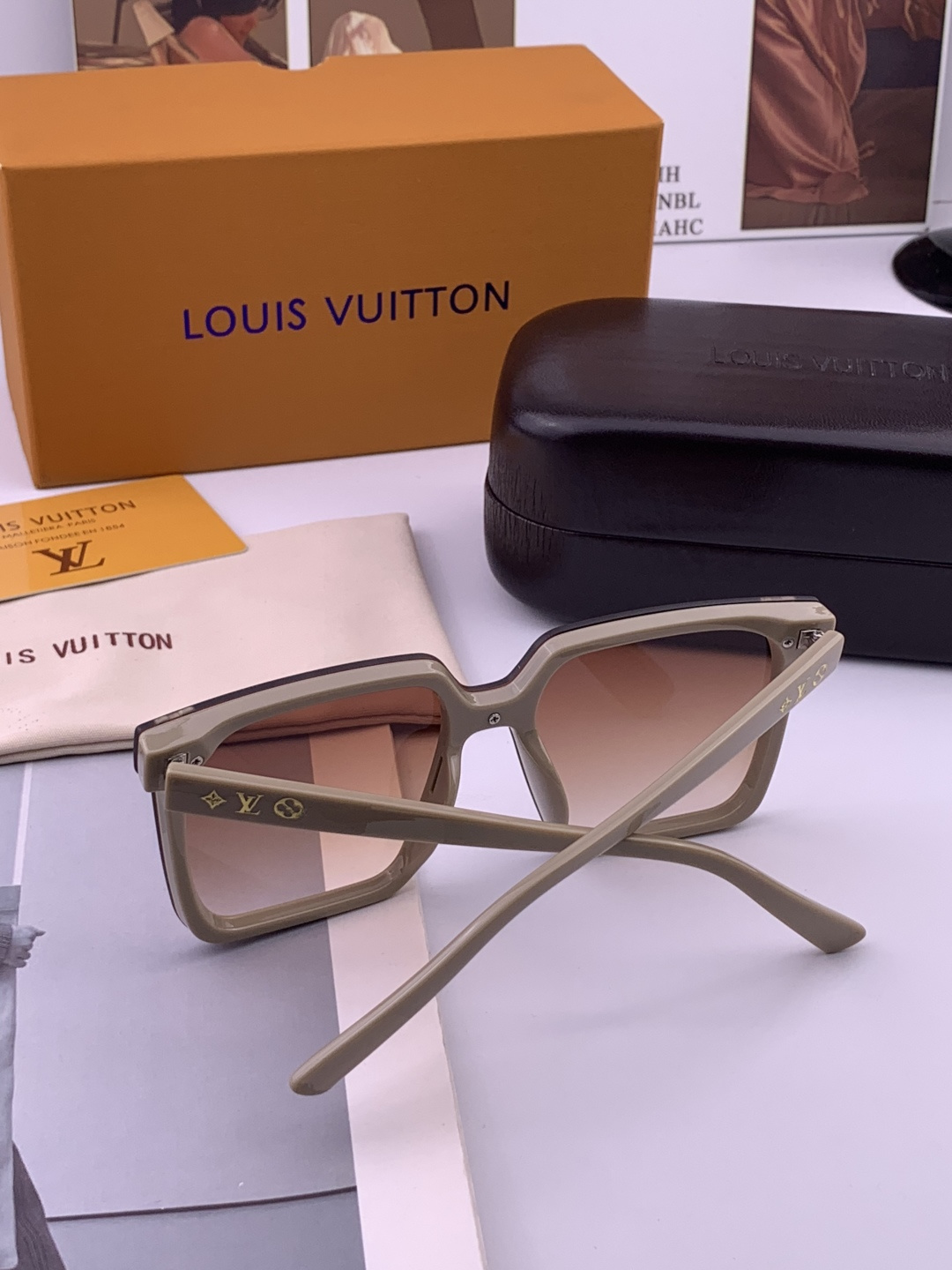 🔺LV🔻早春新款，众多明星同款[色]LV‼️‼️新款大框墨镜 ，🌈🌈宝丽来超清太阳镜🔝🔝型号：L6006