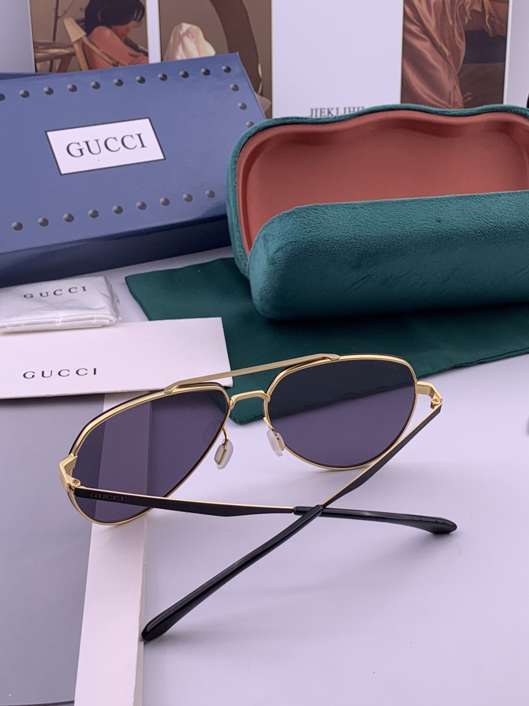 Gucci 男款炫彩飞行员偏光太阳镜 ❤️材质：高清尼龙加厚卡槽高清偏光镜片 🌹无边框镜架💕颜👍型号：G