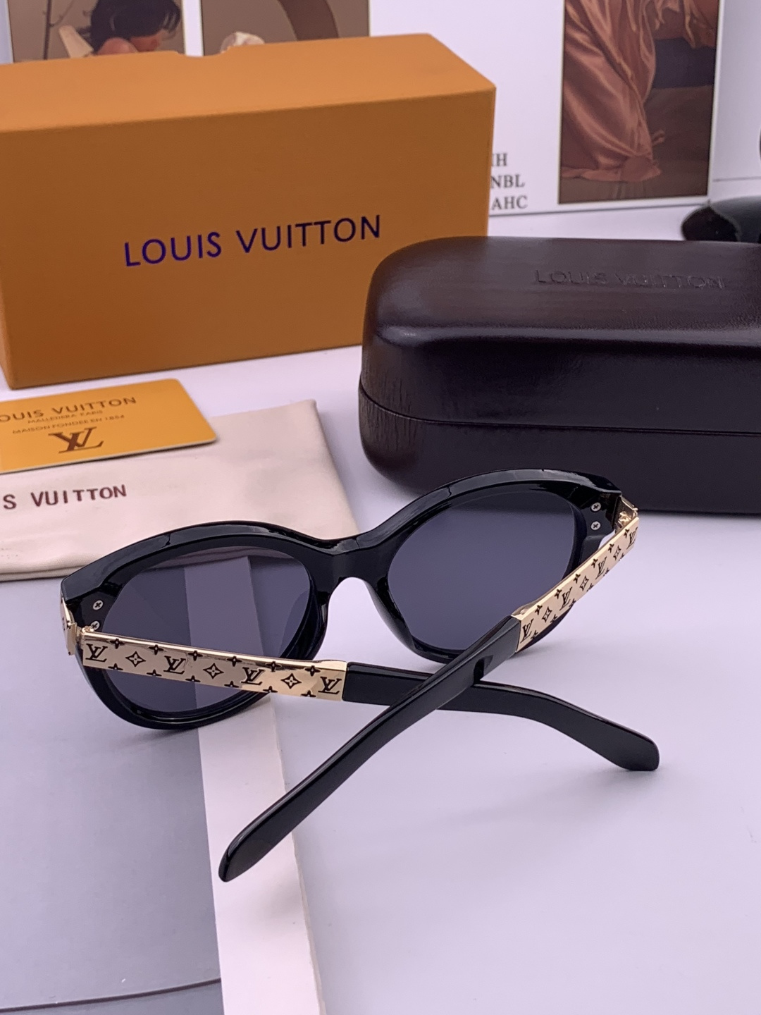 🔺LV🔻早春新款，众多明星同款[色]LV‼️‼️新款大框墨镜 ，🌈🌈宝丽来超清太阳镜🔝🔝型号：L8700