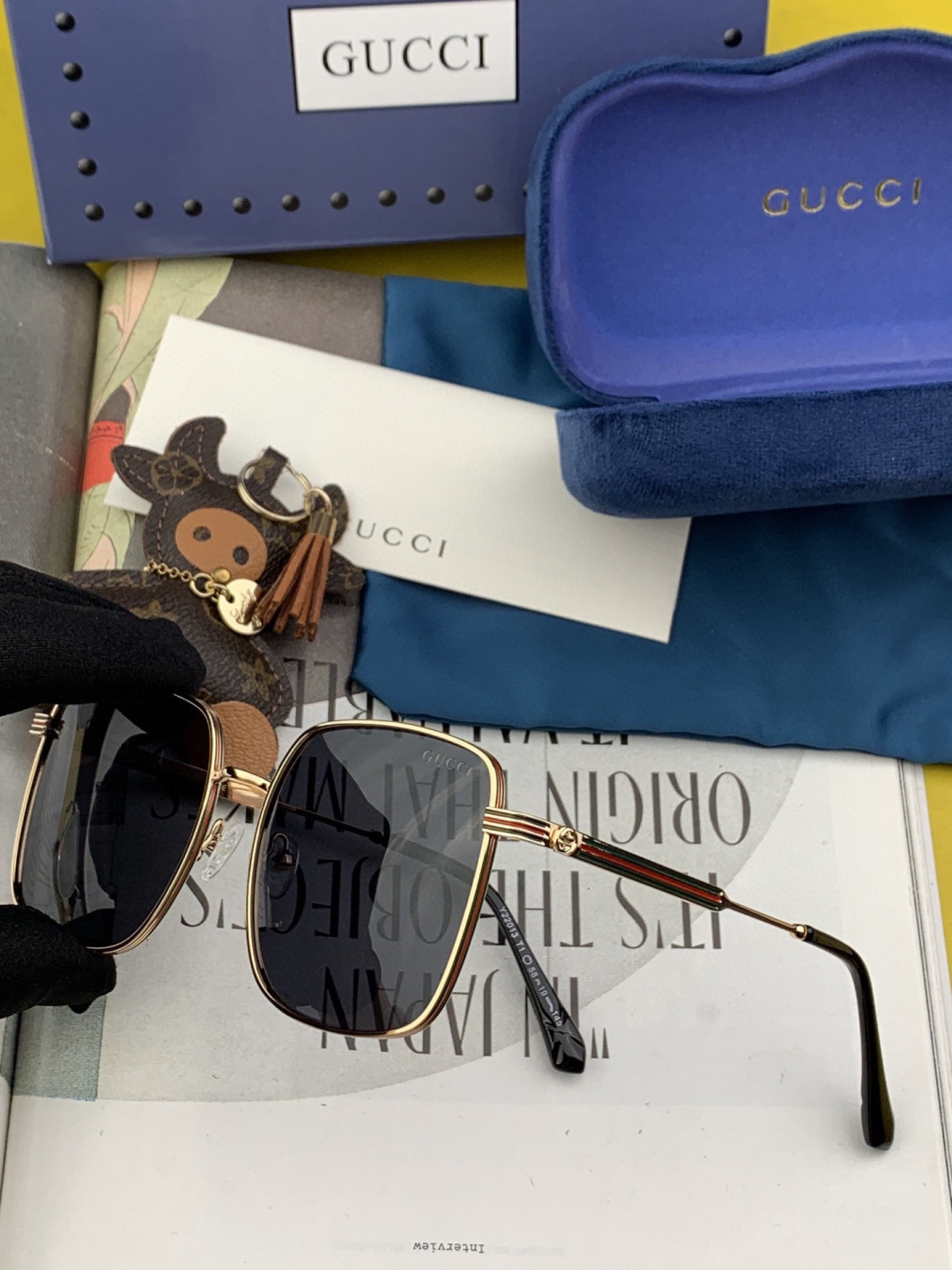 GUCCI 开春新款 最新款方框太阳镜 各路网红纷纷带起气场满分‼️ 俏皮甜美.上脸效果更佳.金属质感超