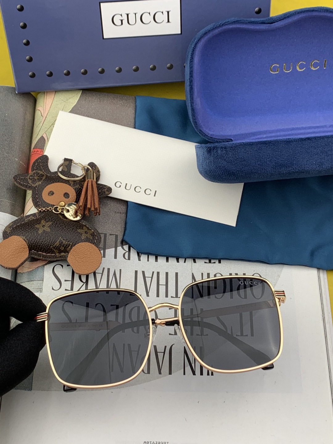 GUCCI 开春新款 最新款方框太阳镜 各路网红纷纷带起气场满分‼️ 俏皮甜美.上脸效果更佳.金属质感超