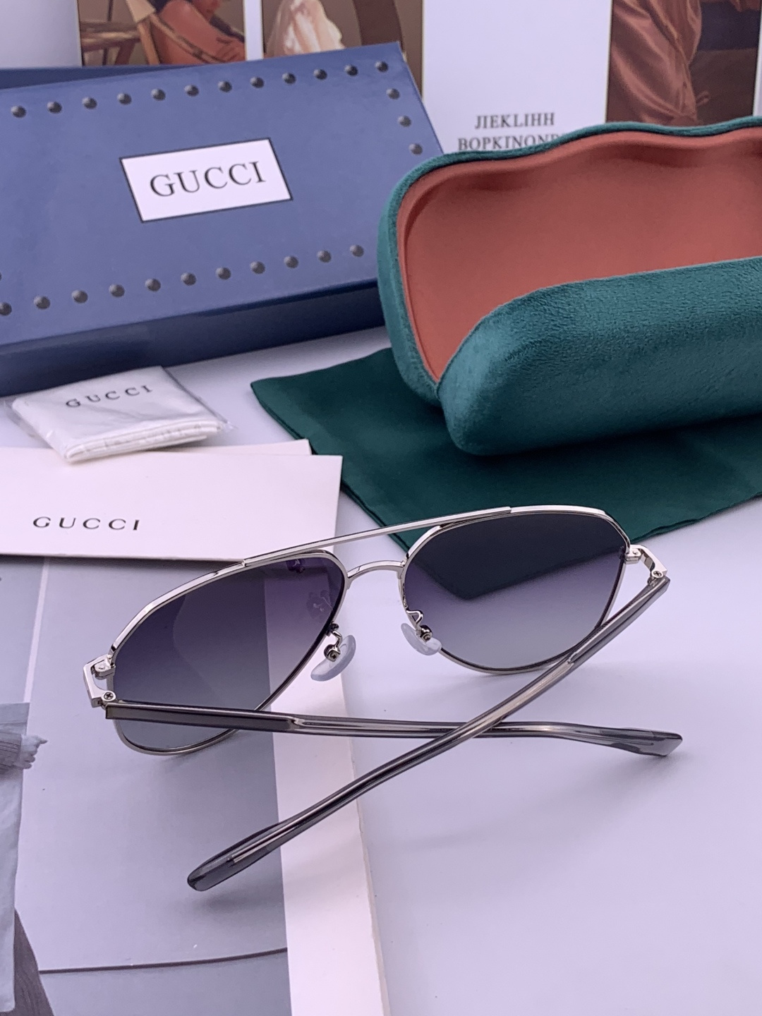 Gucci 。 高品质男女款墨镜 👍 进口宝丽来偏光镜片 。蛤蟆镜 开车钓鱼都可 。百搭显瘦墨镜韩版男士