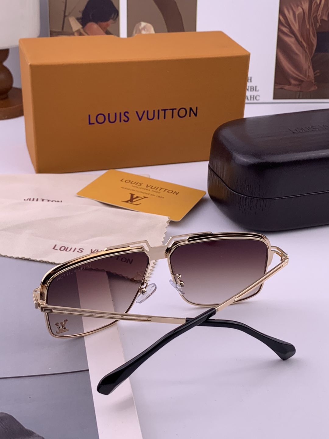 LV。高品质男女款”太阳镜。 开车钓鱼都可。百搭显瘦墨镜韩版男士飞行员大框司机开车防紫外线太阳镜，型号：