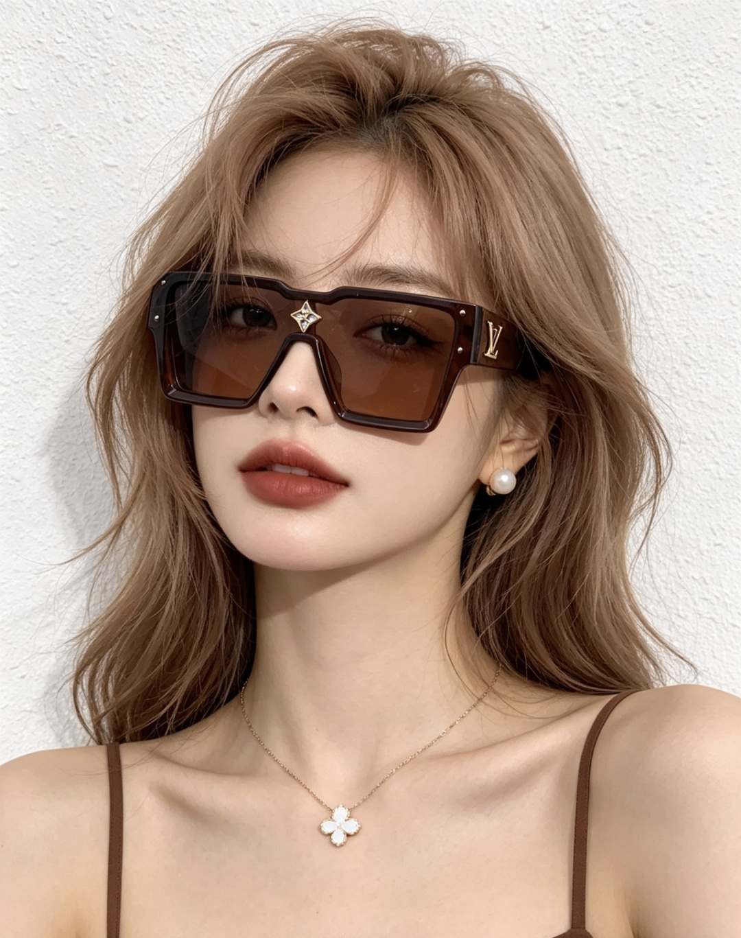 LV 新款女士方框太阳眼镜 开车墨镜 新款太阳镜 时尚大方 舒适轻盈 精致奢华 超轻 型号：L7600