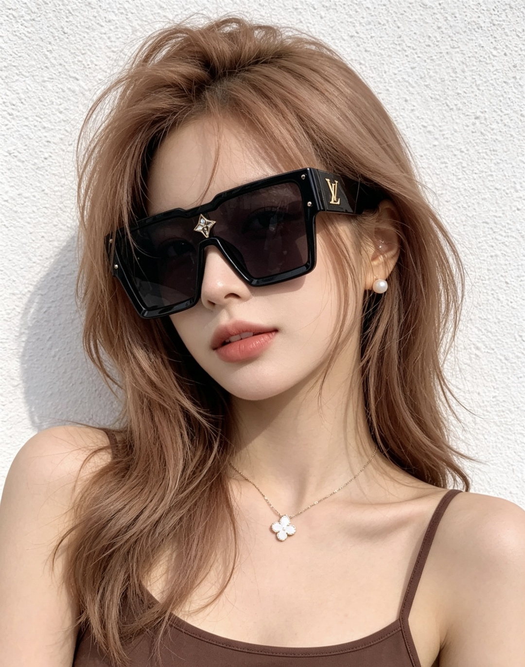 LV 新款女士方框太阳眼镜 开车墨镜 新款太阳镜 时尚大方 舒适轻盈 精致奢华 超轻 型号：L7600