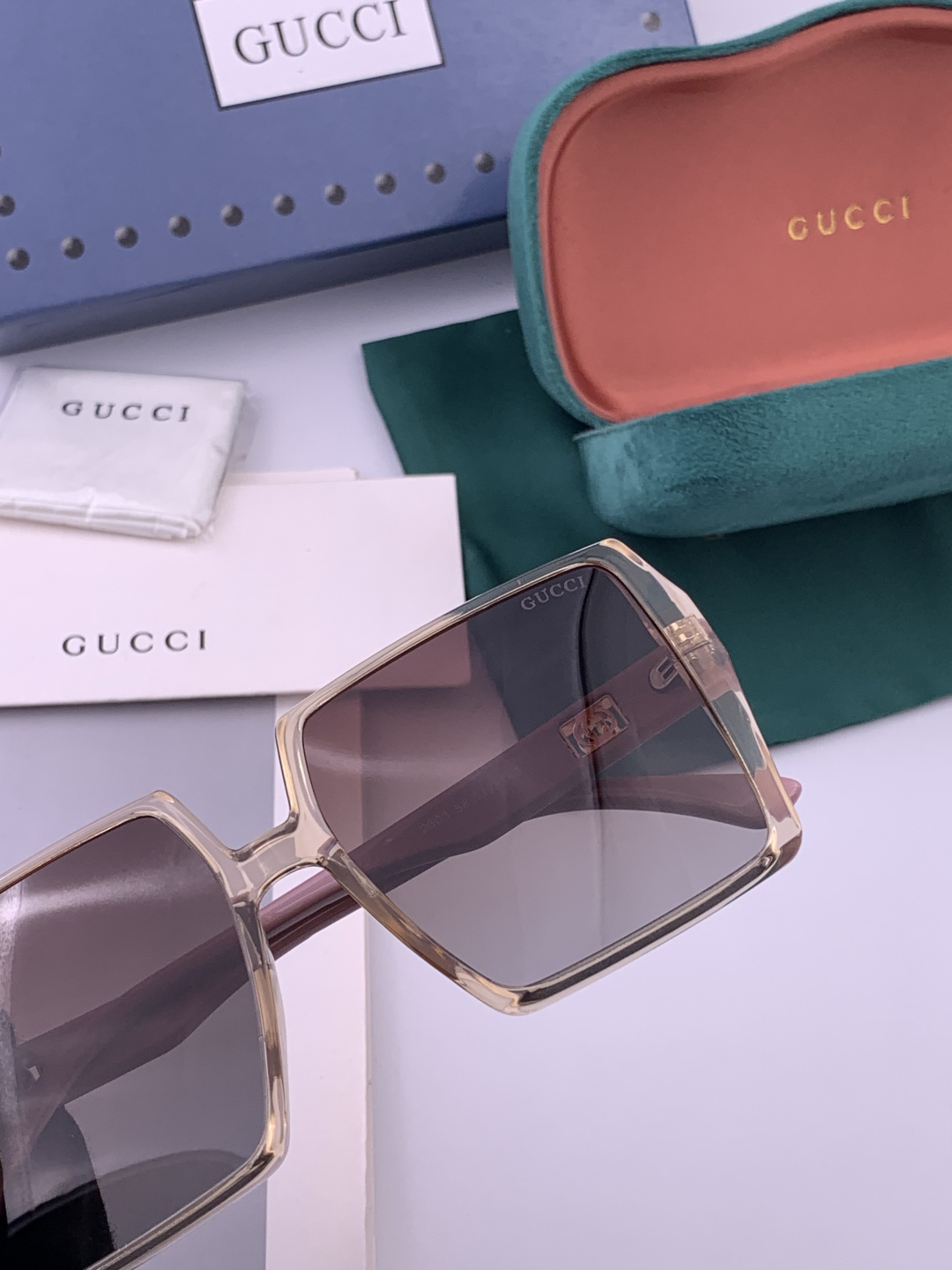 新款！新款出货！女士高清加厚偏光太阳镜🕶️ 🎉💍新款GUCCI偏光太阳镜[得意]开车驾驶镜时尚墨镜💐💐🌸