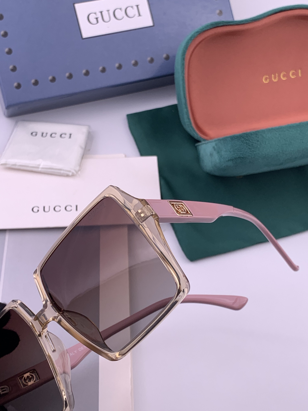 新款！新款出货！女士高清加厚偏光太阳镜🕶️ 🎉💍新款GUCCI偏光太阳镜[得意]开车驾驶镜时尚墨镜💐💐🌸