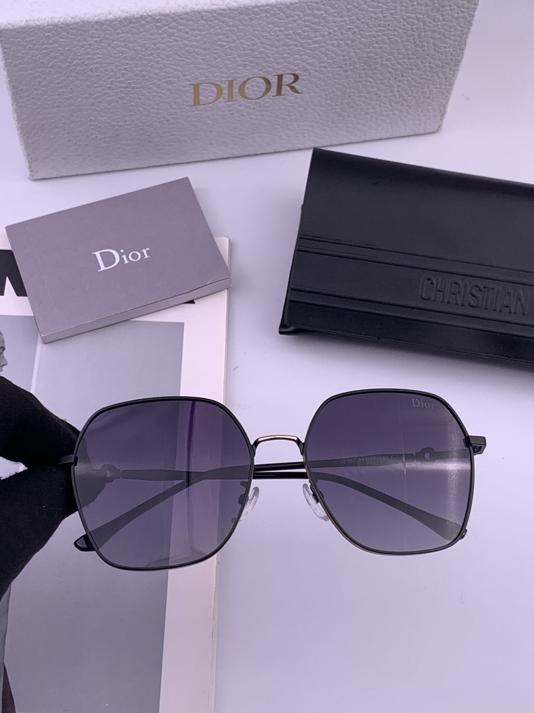 DIOR🌋☔️时尚方框太阳镜顶级奢侈品[强] 高品质[胜利][亲亲]🍦🍨 [得意] 气质非凡😄 🍫🍪女士