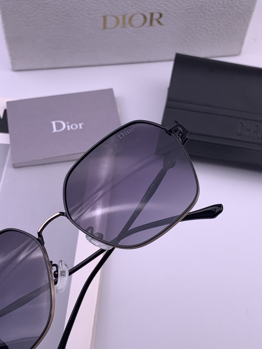 DIOR🌋☔️时尚方框太阳镜顶级奢侈品[强] 高品质[胜利][亲亲]🍦🍨 [得意] 气质非凡😄 🍫🍪女士