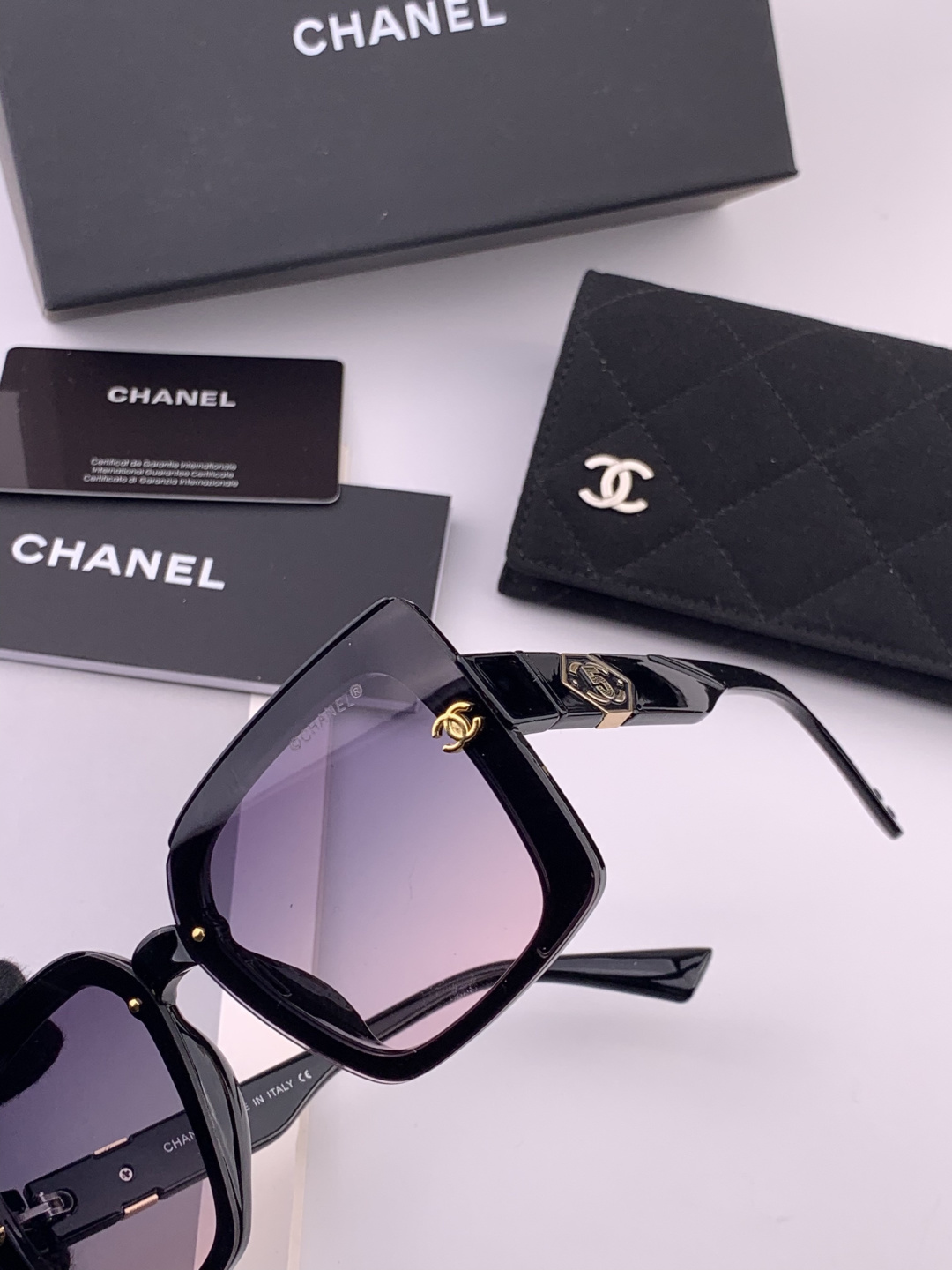🔺CHANEL🔻官方早春新款，众多明星同款[色]香奈儿‼️‼️新款大框墨镜 ，🌈🌈宝丽来超清太阳镜🔝🔝型