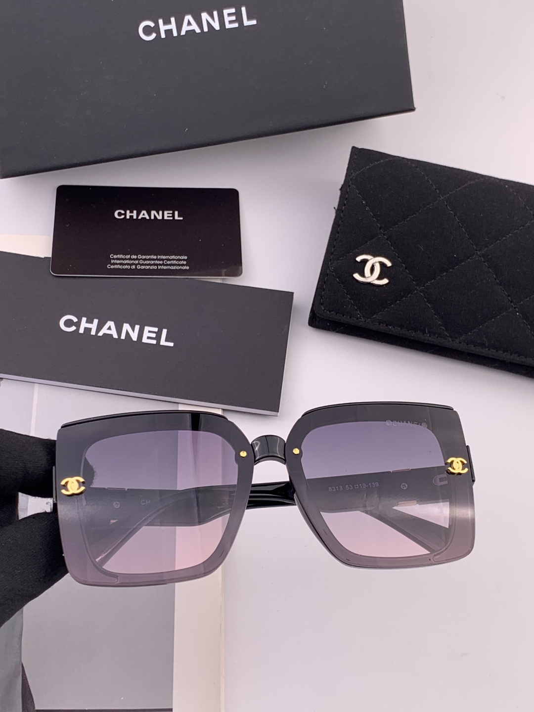🔺CHANEL🔻官方早春新款，众多明星同款[色]香奈儿‼️‼️新款大框墨镜 ，🌈🌈宝丽来超清太阳镜🔝🔝型