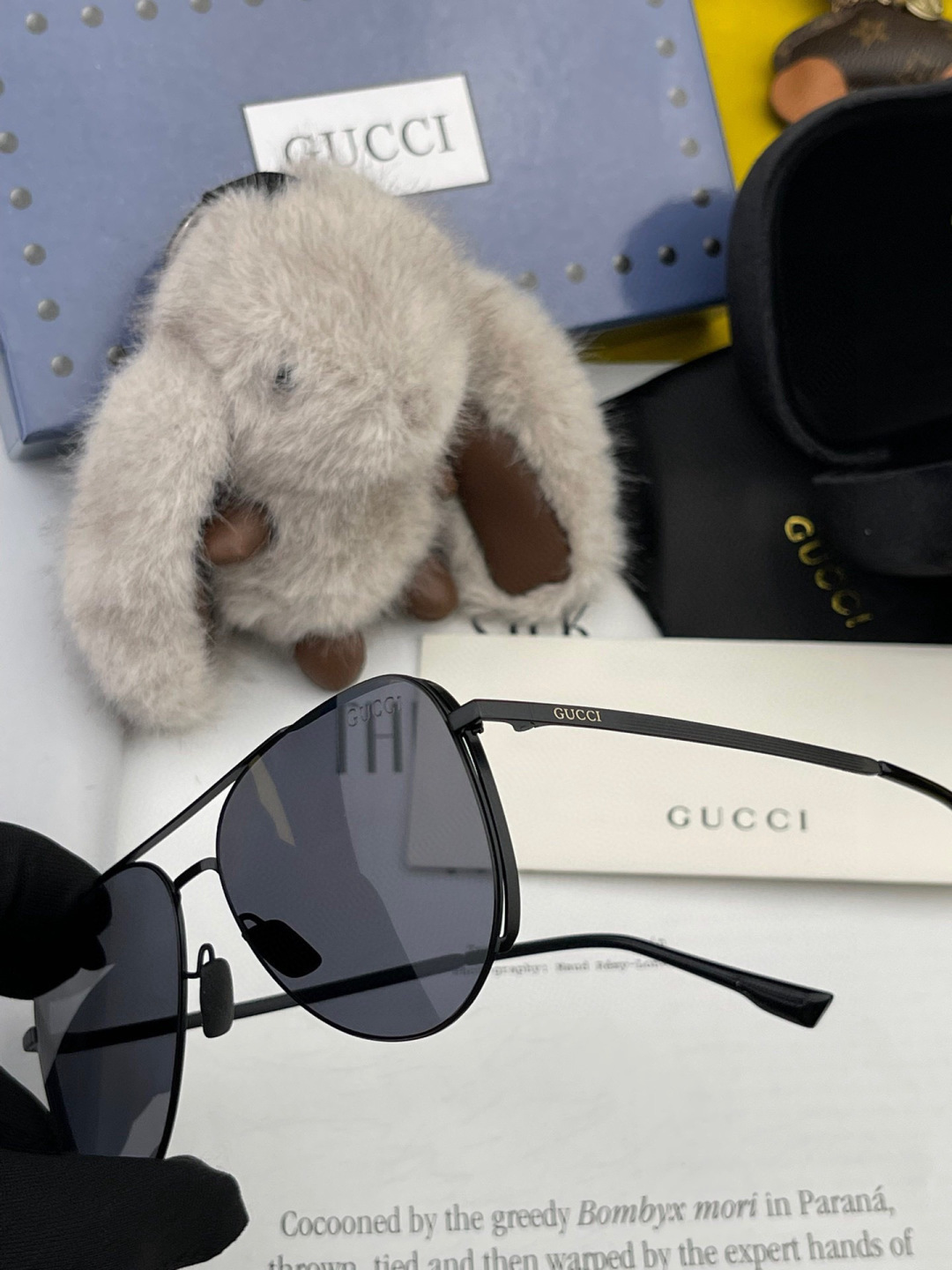 GUCCI 新款男女情侣款太阳镜多边形墨镜i 🉐️电镀永不褪色 超轻超有弹性整幅眼镜无螺丝重要的是压不坏