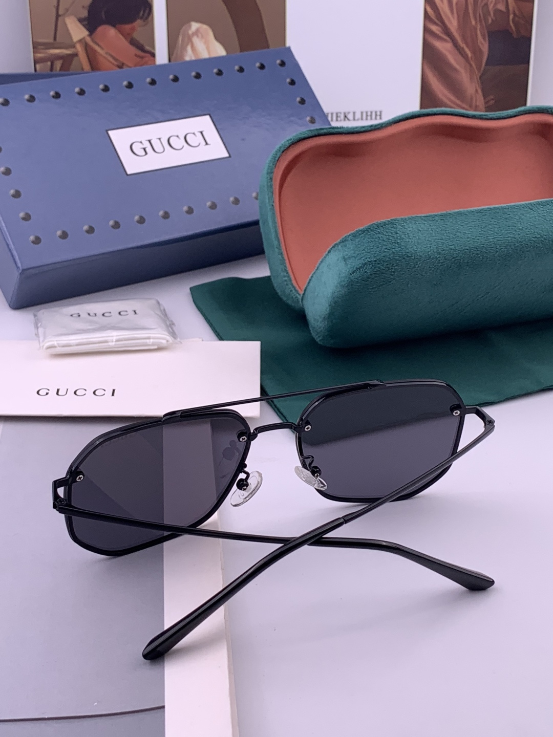 GUCCI 官网同步。 高品质男女款墨镜 👍 进口宝丽来偏光镜片 。蛤蟆镜 开车钓鱼都可 。型号：G03