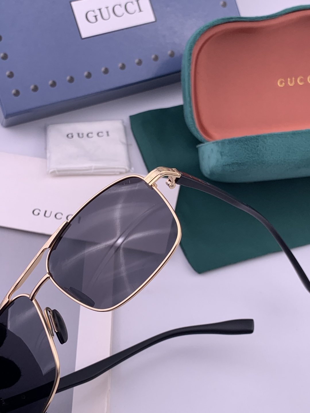 GUCCI。 高品质男女款墨镜 👍 进口宝丽来偏光镜片 。 开车钓鱼都可 。百搭显瘦墨镜韩版男士飞行员大