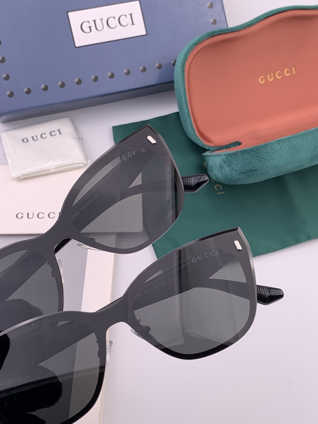 GUCCI 新款连体尼龙偏光太眼镜，情侣款时尚方框太阳镜佩戴舒适网红潮流款墨镜，大气女人范儿，大脸小脸都