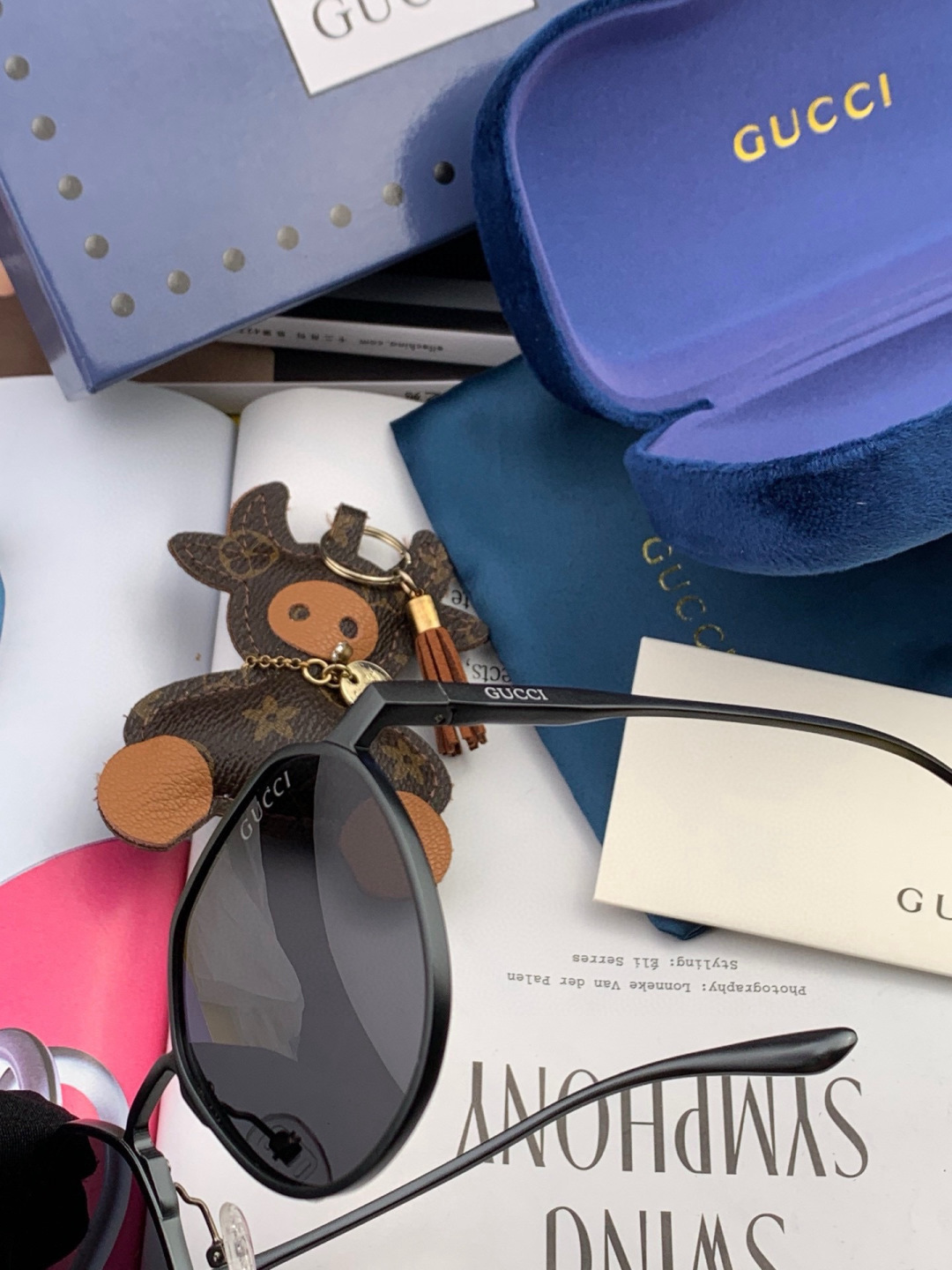 GUCCI-新款情侣款偏光太阳镜、完美品质，独特设计 高品质 高档哑色男仕太阳镜铝镁材质的镜架超轻还防汗