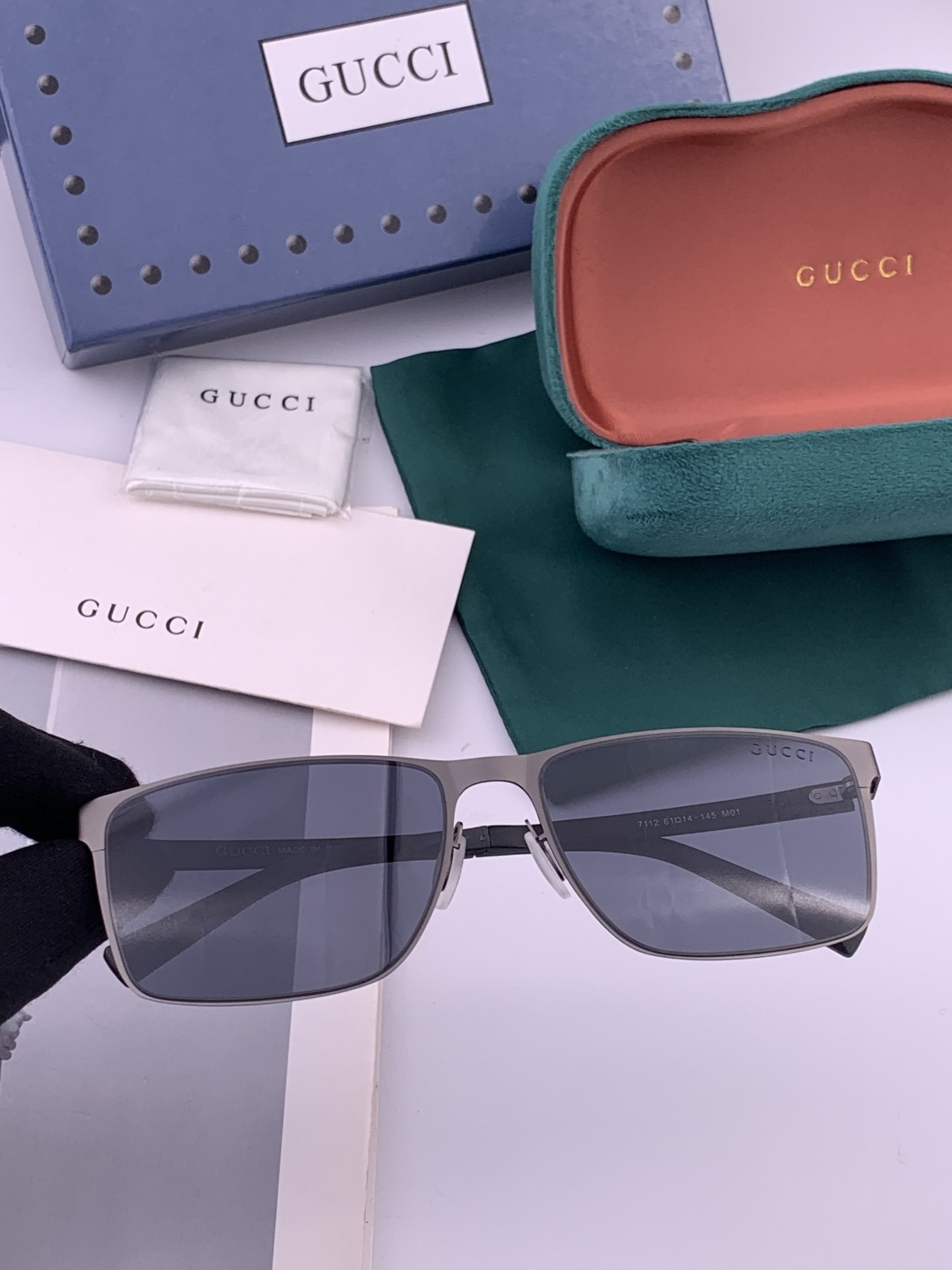 GUCCI 男款炫彩飞行员偏光太阳镜 ❤️材质：高清尼龙加厚卡槽高清偏光镜片 🌹无边框镜架💕颜👍型号：G