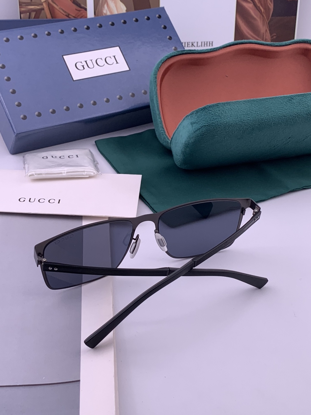 GUCCI 男款炫彩飞行员偏光太阳镜 ❤️材质：高清尼龙加厚卡槽高清偏光镜片 🌹无边框镜架💕颜👍型号：G