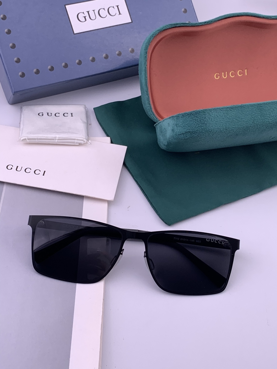 GUCCI 男款炫彩飞行员偏光太阳镜 ❤️材质：高清尼龙加厚卡槽高清偏光镜片 🌹无边框镜架💕颜👍型号：G