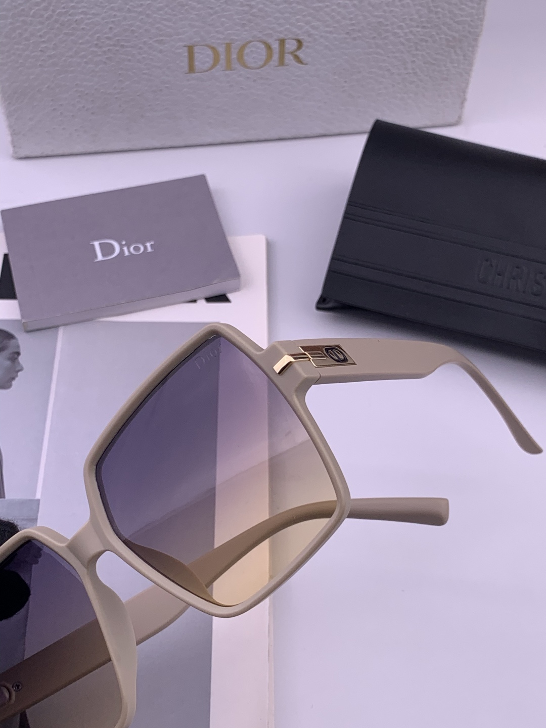 🔺 【DIOR】开春新款 潮流爆款 时尚方框偏光太阳镜 高品质 佩戴舒适 网红潮款墨镜 女士高清加厚偏光