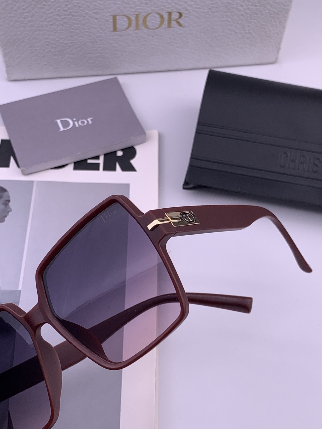 🔺 【DIOR】开春新款 潮流爆款 时尚方框偏光太阳镜 高品质 佩戴舒适 网红潮款墨镜 女士高清加厚偏光