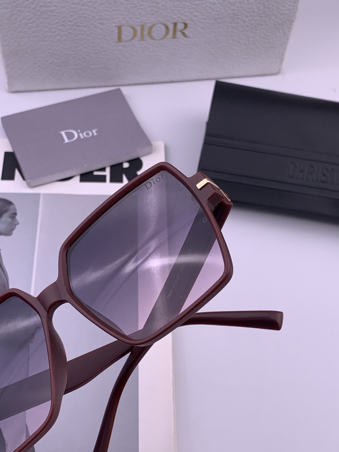 🔺 【DIOR】开春新款 潮流爆款 时尚方框偏光太阳镜 高品质 佩戴舒适 网红潮款墨镜 女士高清加厚偏光
