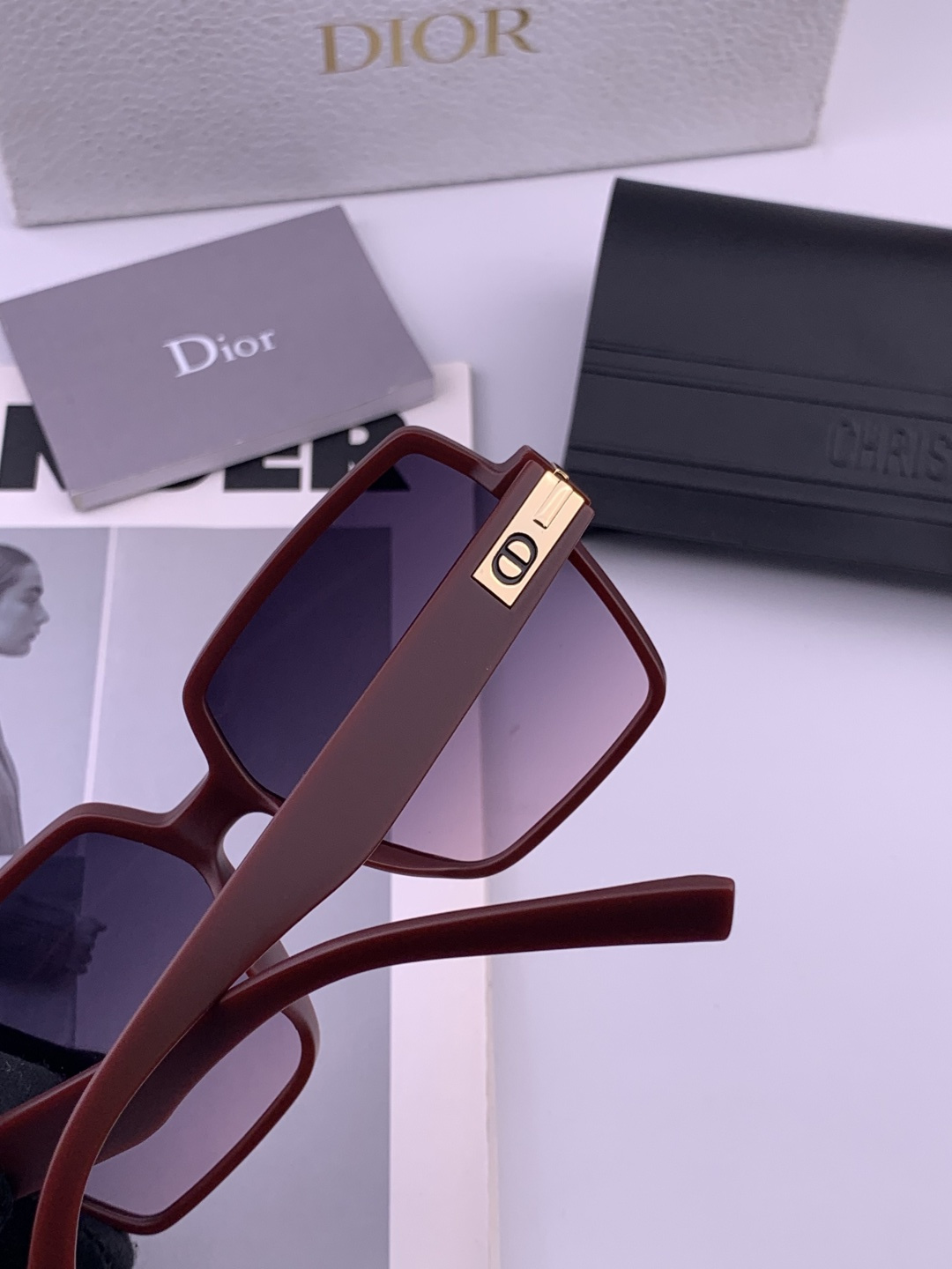 🔺 【DIOR】开春新款 潮流爆款 时尚方框偏光太阳镜 高品质 佩戴舒适 网红潮款墨镜 女士高清加厚偏光