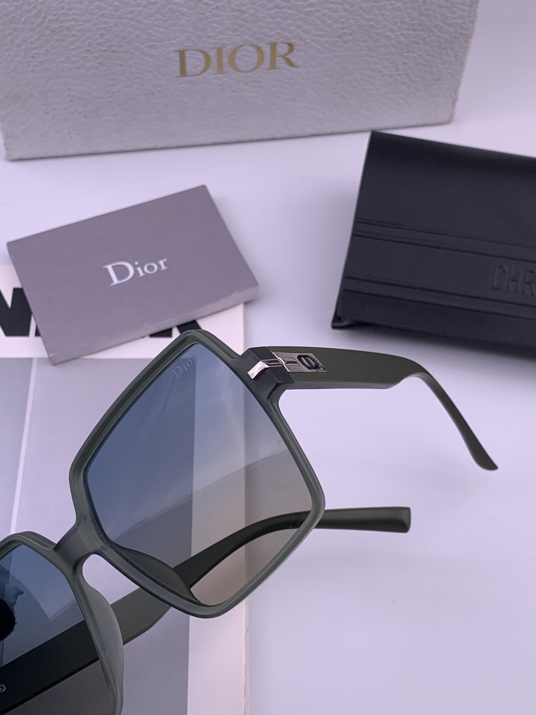 🔺 【DIOR】开春新款 潮流爆款 时尚方框偏光太阳镜 高品质 佩戴舒适 网红潮款墨镜 女士高清加厚偏光