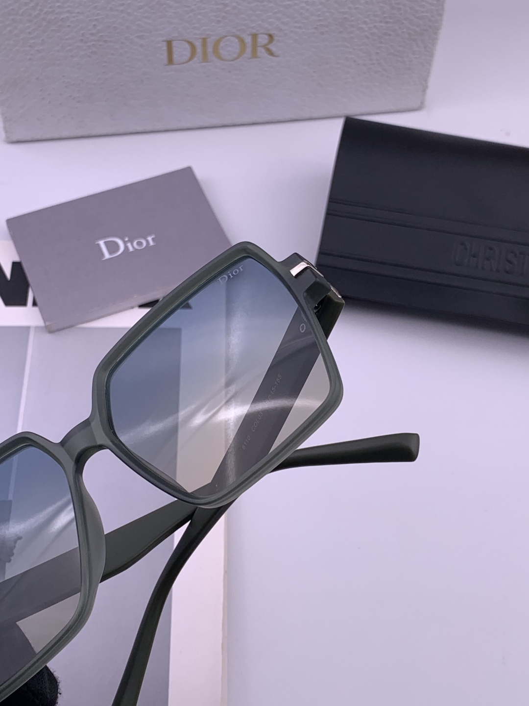 🔺 【DIOR】开春新款 潮流爆款 时尚方框偏光太阳镜 高品质 佩戴舒适 网红潮款墨镜 女士高清加厚偏光