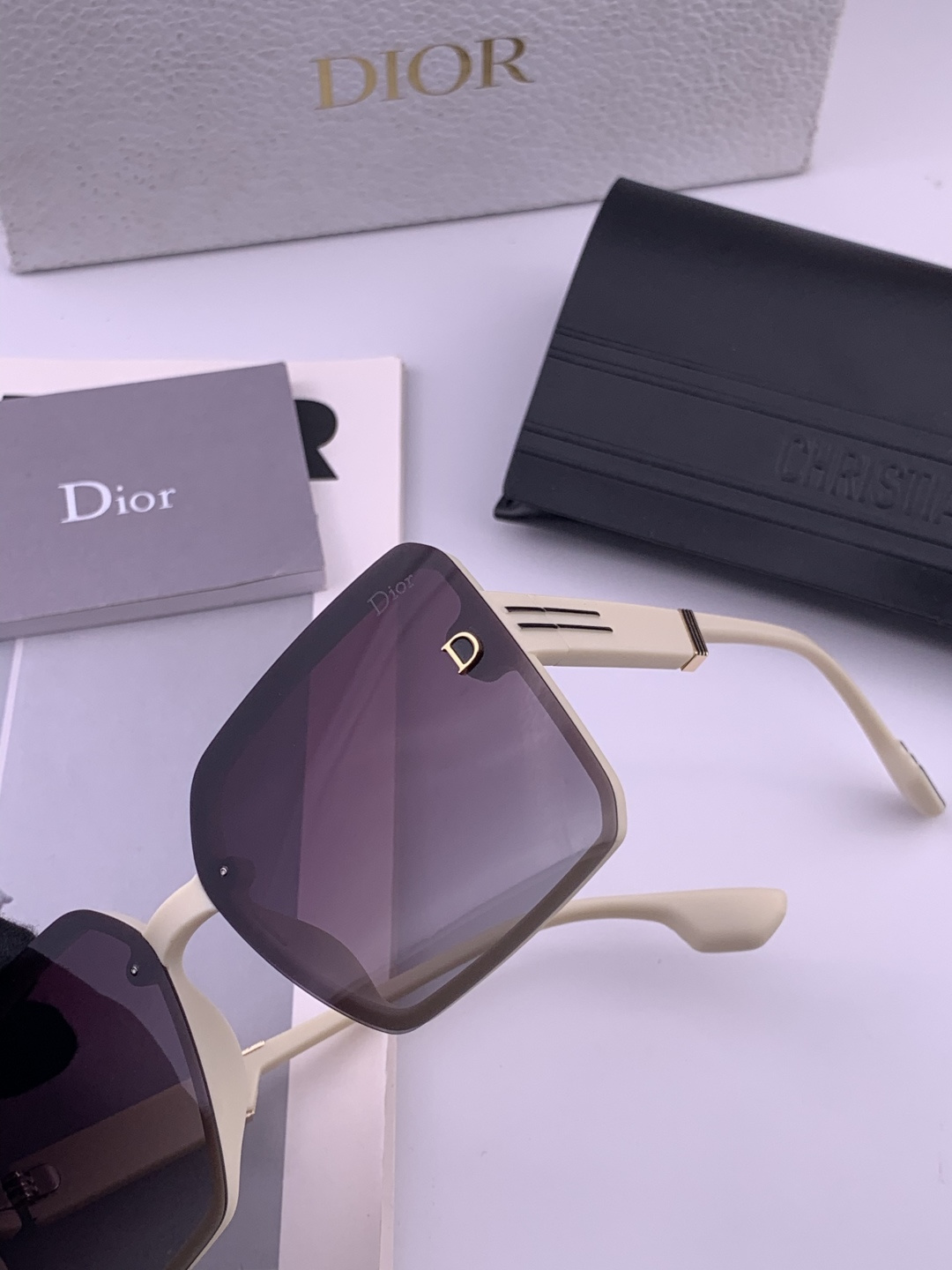 🔺 【DIOR-迪奥】开春新款 潮流爆款 时尚方框偏光太阳镜 高品质 佩戴舒适 网红潮款墨镜 女士高清偏