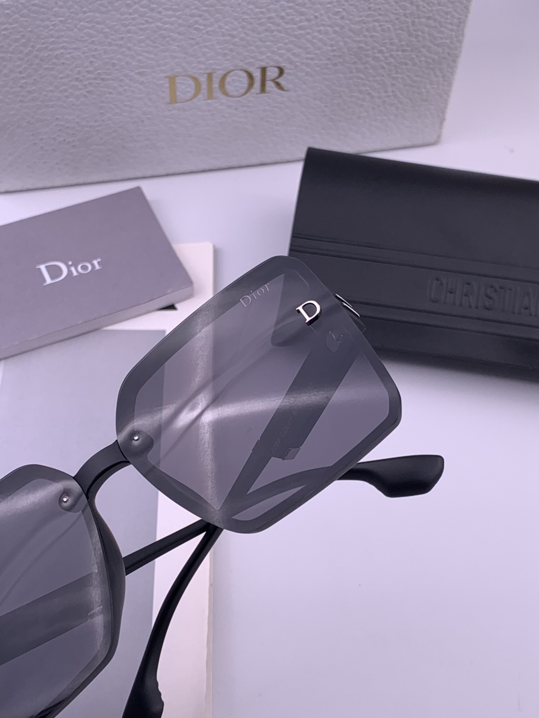 🔺 【DIOR-迪奥】开春新款 潮流爆款 时尚方框偏光太阳镜 高品质 佩戴舒适 网红潮款墨镜 女士高清偏