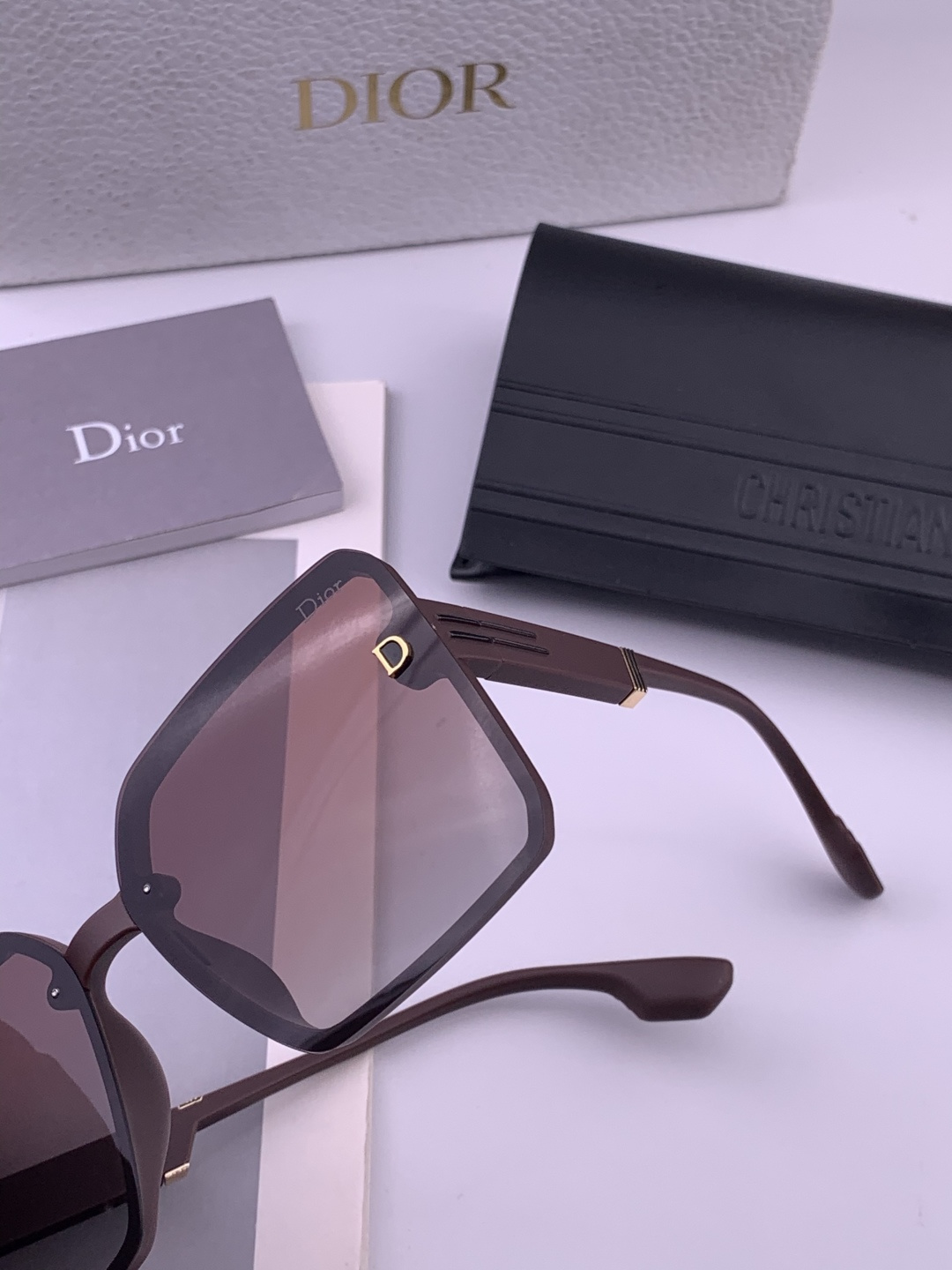 🔺 【DIOR-迪奥】开春新款 潮流爆款 时尚方框偏光太阳镜 高品质 佩戴舒适 网红潮款墨镜 女士高清偏