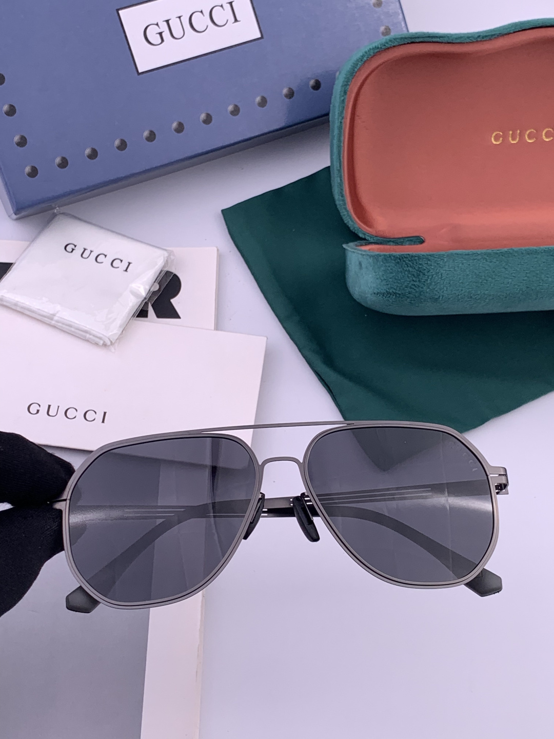 Gucci 春夏新款超轻无螺丝压不坏系列情侣款太阳镜高清尼龙镜片🦅完美品质，适合各种脸型，经典太阳镜亮相