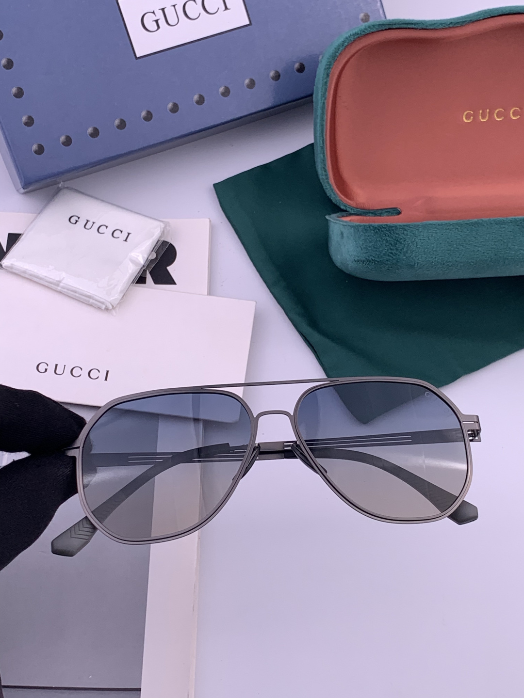 Gucci 春夏新款超轻无螺丝压不坏系列情侣款太阳镜高清尼龙镜片🦅完美品质，适合各种脸型，经典太阳镜亮相