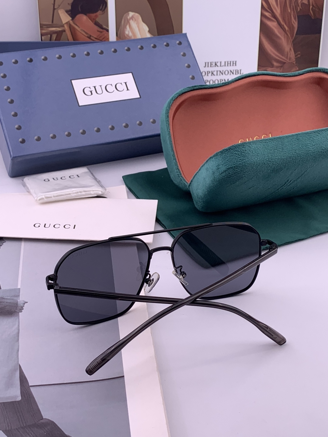 GUCCI 男款炫彩飞行员偏光太阳镜 ❤️材质：高清尼龙加厚卡槽高清偏光镜片 🌹无边框镜架💕颜👍型号：G