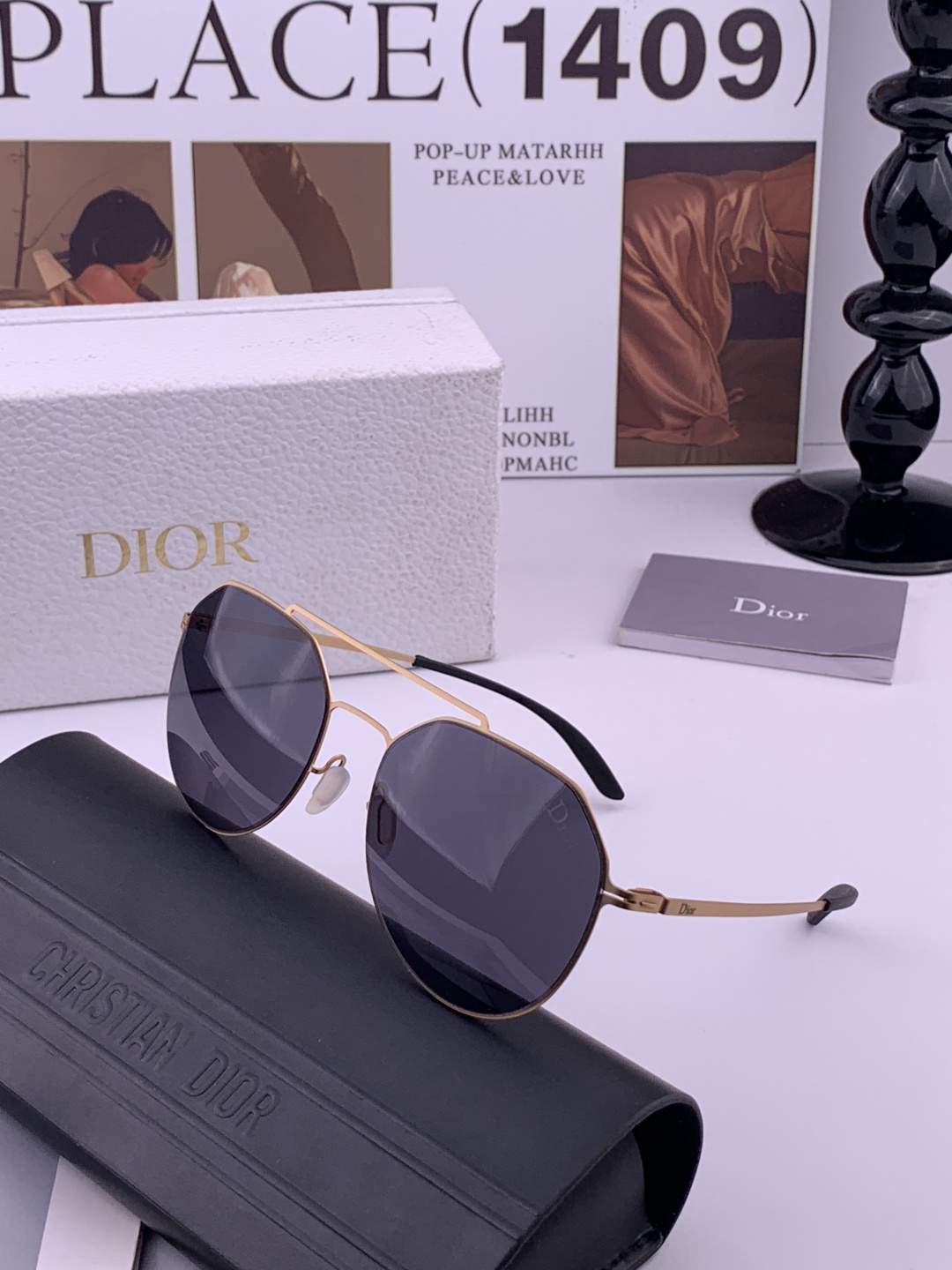 DIOR-迪奥新款男女情侣款太阳iP电镀永不褪色 卖点：超轻超有弹性整幅眼镜无螺丝重要的是压不坏、镜片：