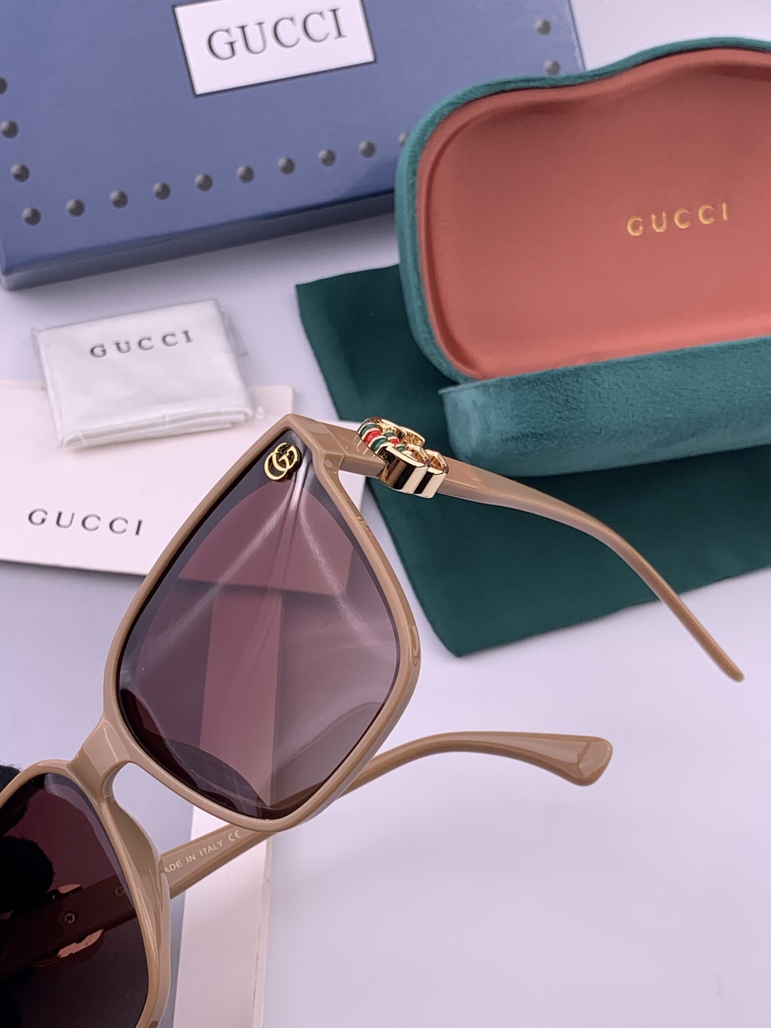 【TR偏光系列】Gucci 经典的方框设计，不挑脸型，无论搭配大衣还是连衣裙都非常显气质偏光镜片预防紫外