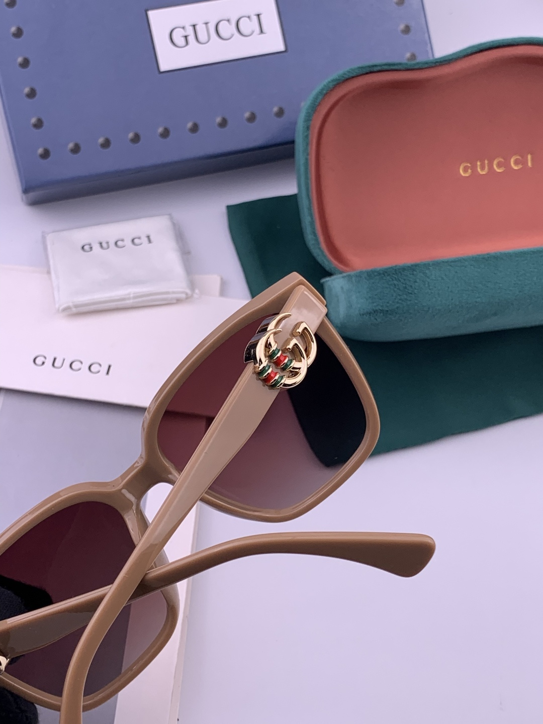 【TR偏光系列】Gucci 经典的方框设计，不挑脸型，无论搭配大衣还是连衣裙都非常显气质偏光镜片预防紫外