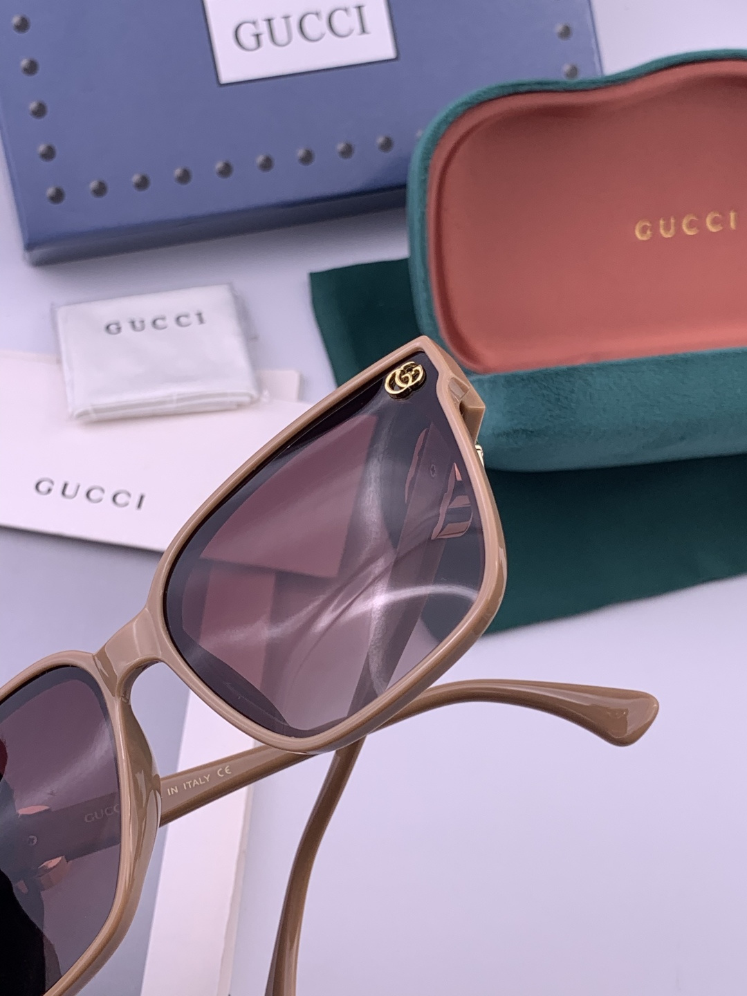 【TR偏光系列】Gucci 经典的方框设计，不挑脸型，无论搭配大衣还是连衣裙都非常显气质偏光镜片预防紫外