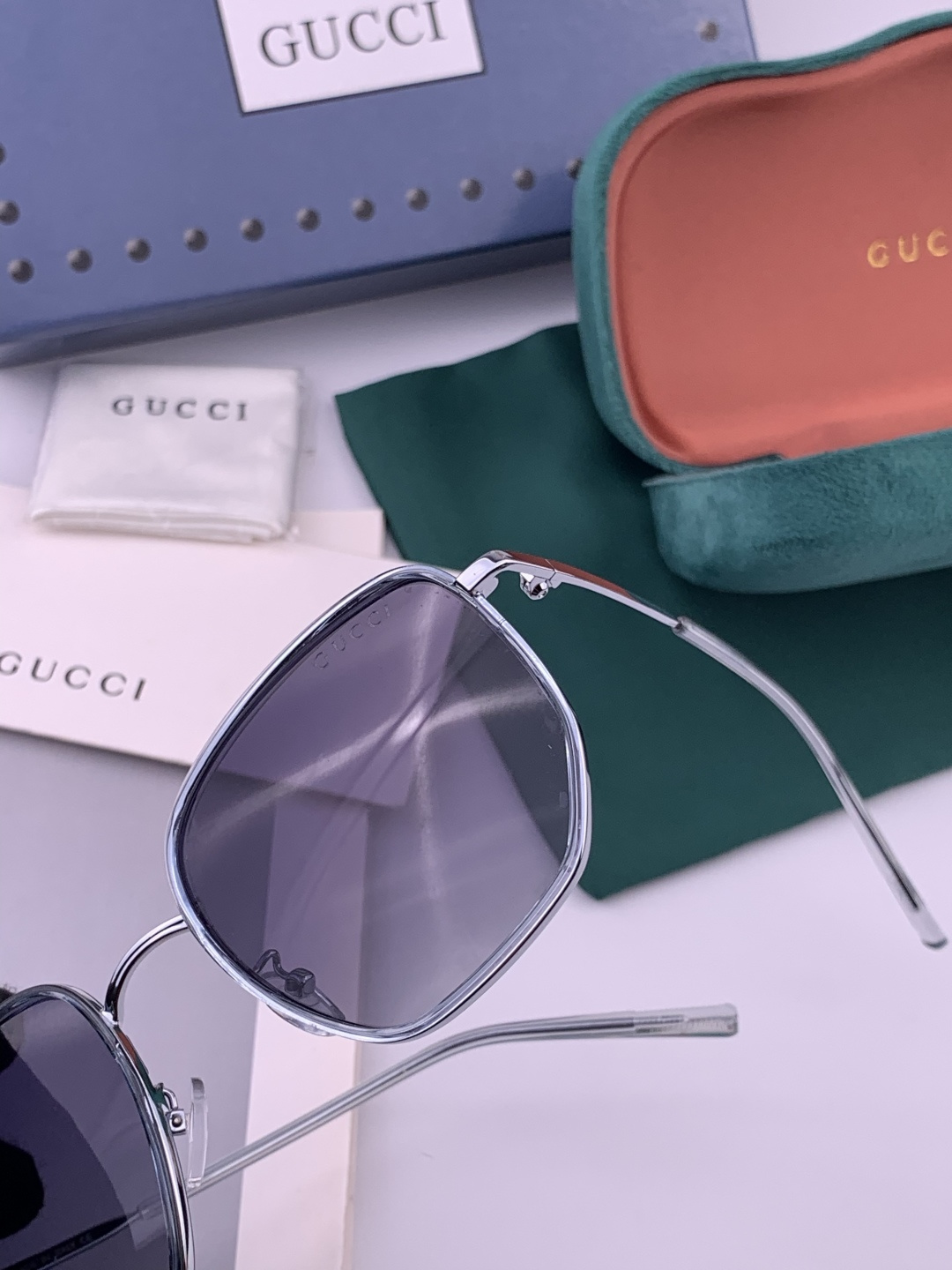 【偏光系列】Gucci 不挑脸型，无论搭配大衣还是连衣裙都非常显气质尼龙偏光镜片预防紫外线 型号：G12