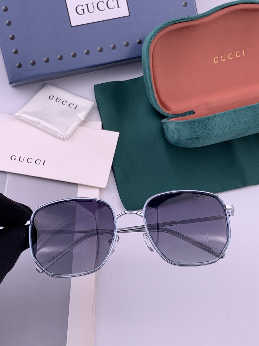 【偏光系列】Gucci 不挑脸型，无论搭配大衣还是连衣裙都非常显气质尼龙偏光镜片预防紫外线 型号：G12