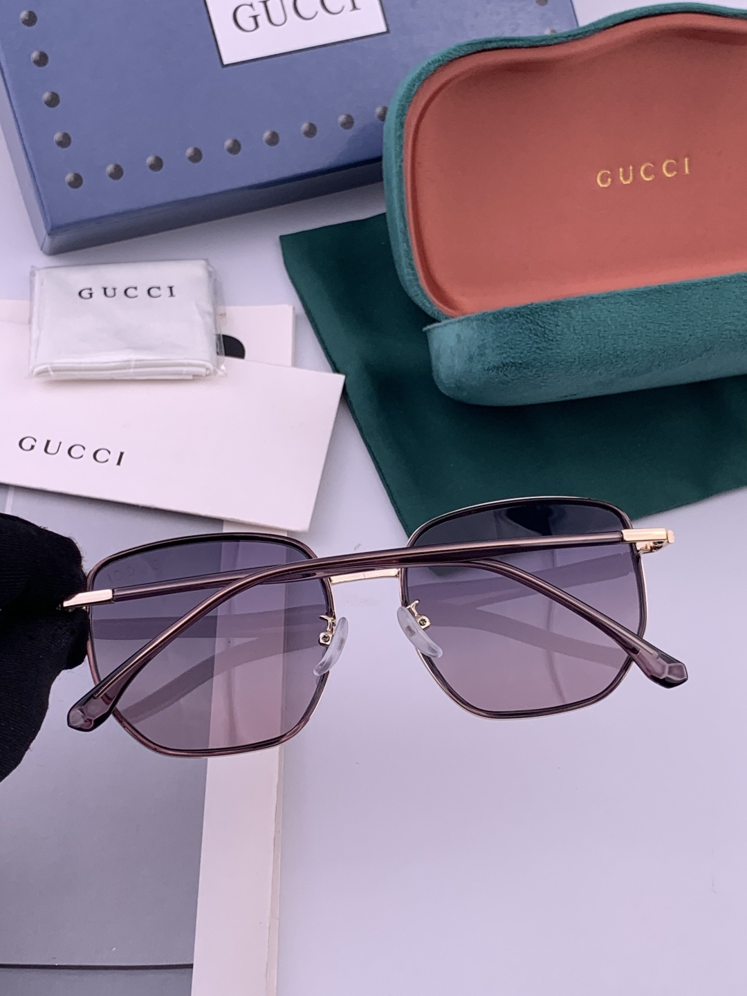 【偏光系列】Gucci 不挑脸型，无论搭配大衣还是连衣裙都非常显气质尼龙偏光镜片预防紫外线 型号：G22
