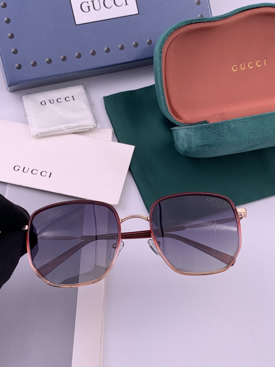 【偏光系列】Gucci 不挑脸型，无论搭配大衣还是连衣裙都非常显气质尼龙偏光镜片预防紫外线 型号：G12