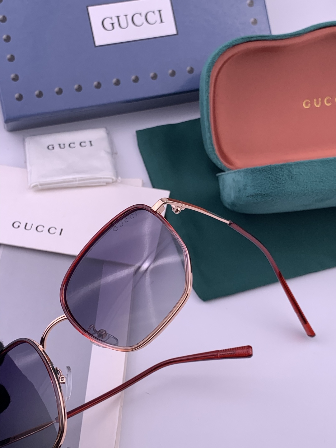 【偏光系列】Gucci 不挑脸型，无论搭配大衣还是连衣裙都非常显气质尼龙偏光镜片预防紫外线 型号：G12