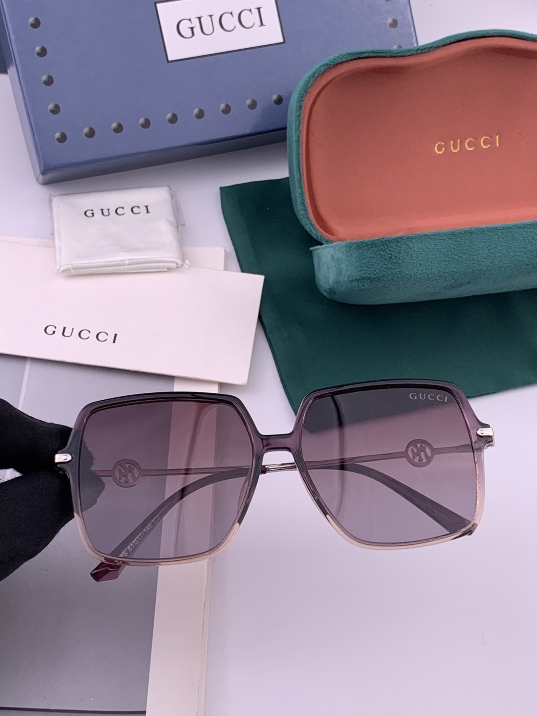 【偏光系列】Gucci 经典的方框设计，不挑脸型，无论搭配大衣还是连衣裙都非常显气质尼龙偏光镜片预防紫外
