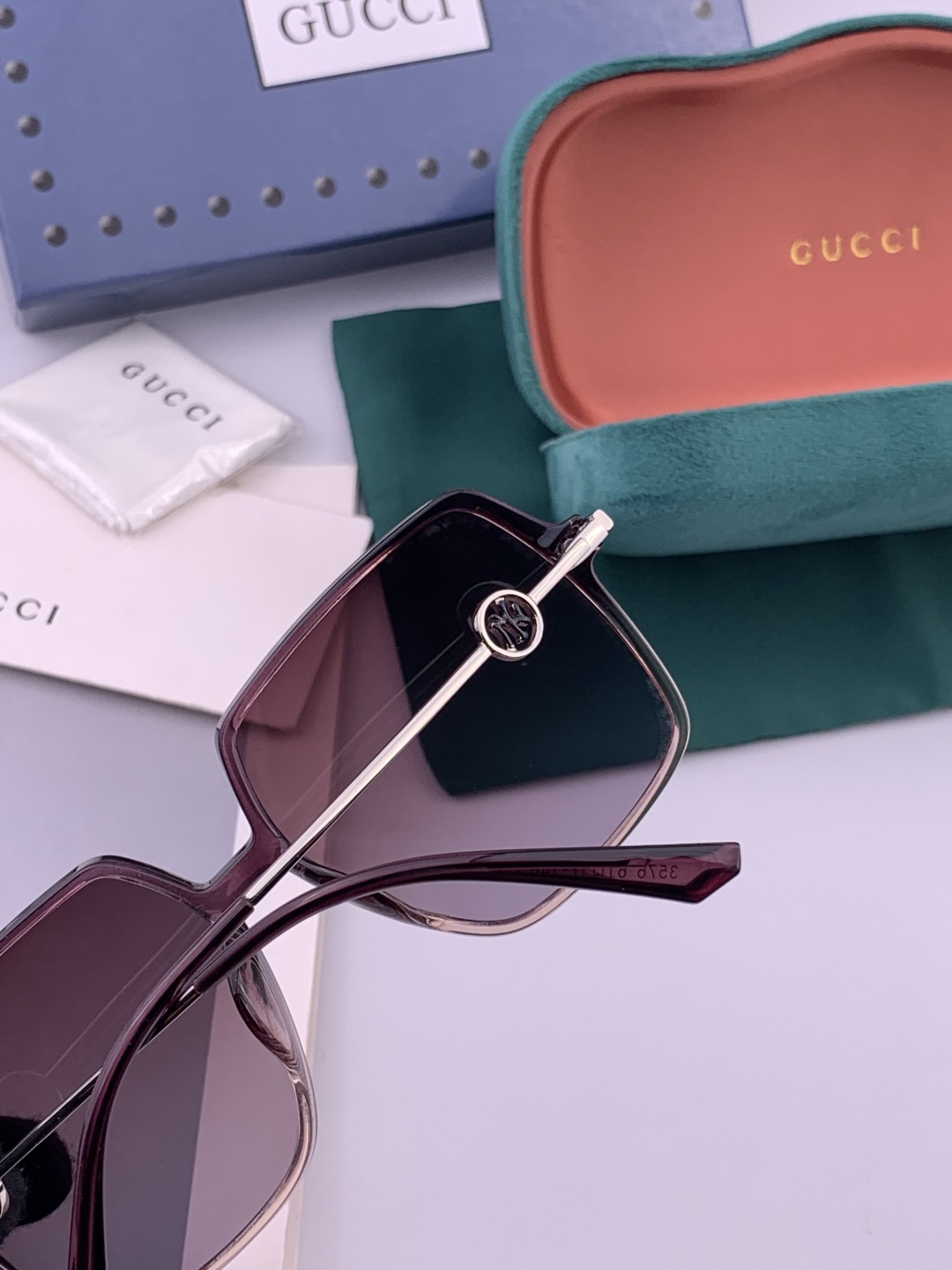 【偏光系列】Gucci 经典的方框设计，不挑脸型，无论搭配大衣还是连衣裙都非常显气质尼龙偏光镜片预防紫外